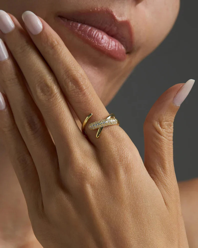 Kimalteleva Sormuskaunotar | Yhdessä rintasyöpää vastaan