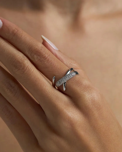 Kimalteleva Sormuskaunotar | Yhdessä rintasyöpää vastaan